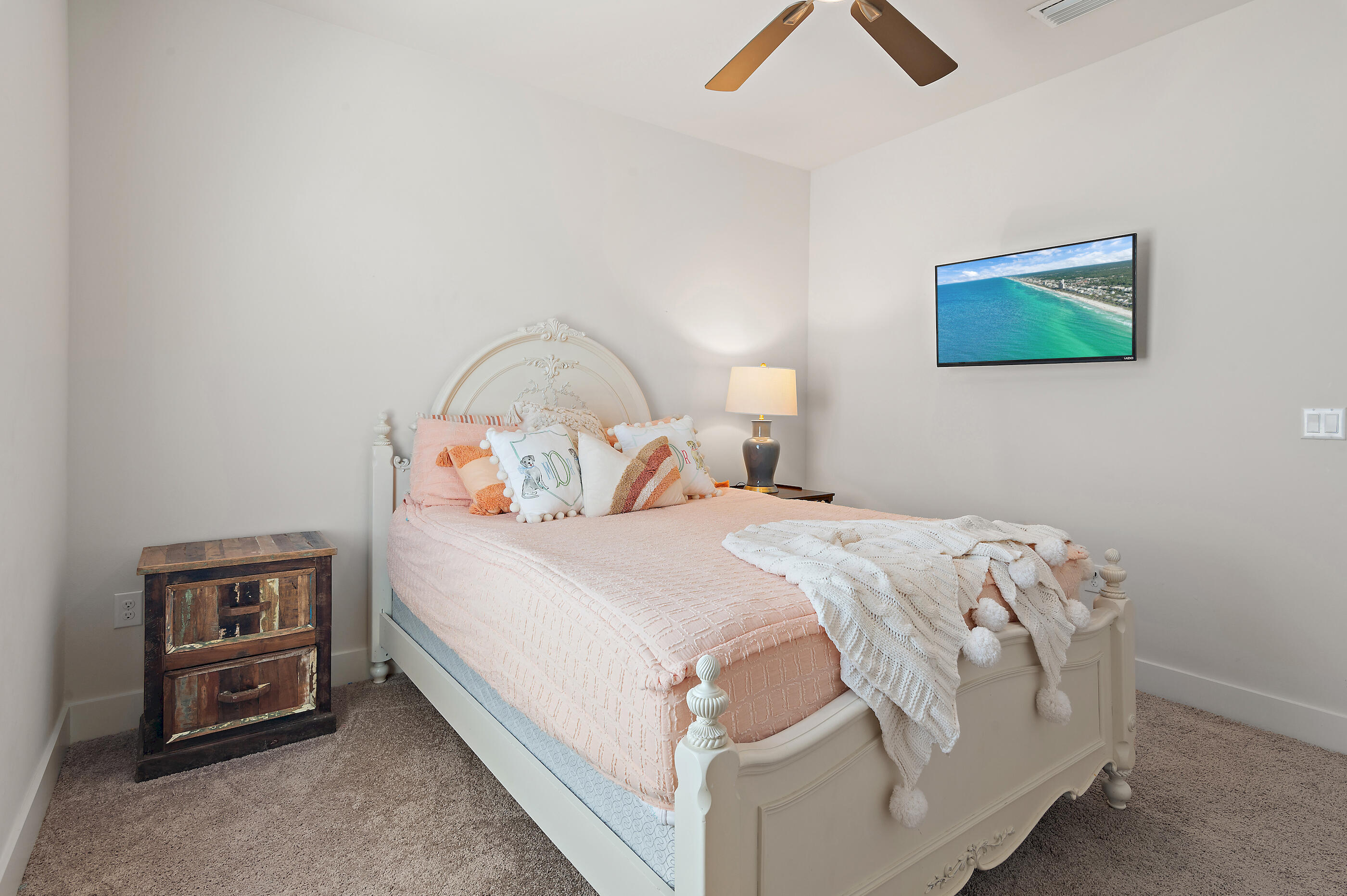 PARADISE COVE - Residential