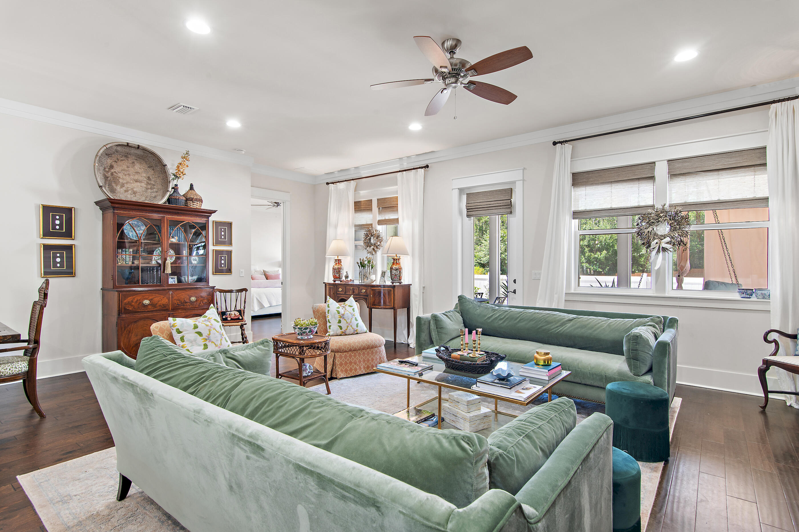 PARADISE COVE - Residential