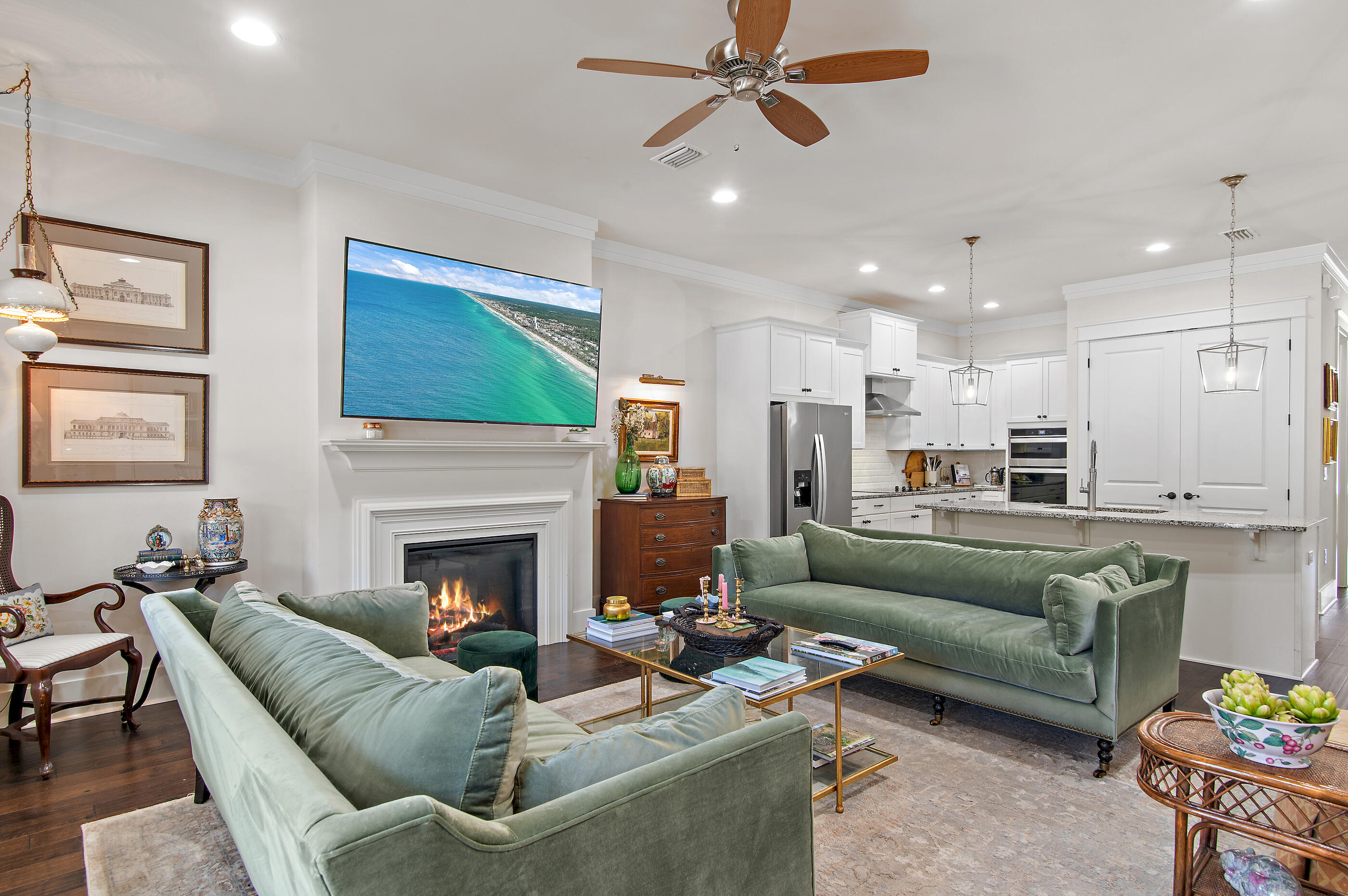 PARADISE COVE - Residential