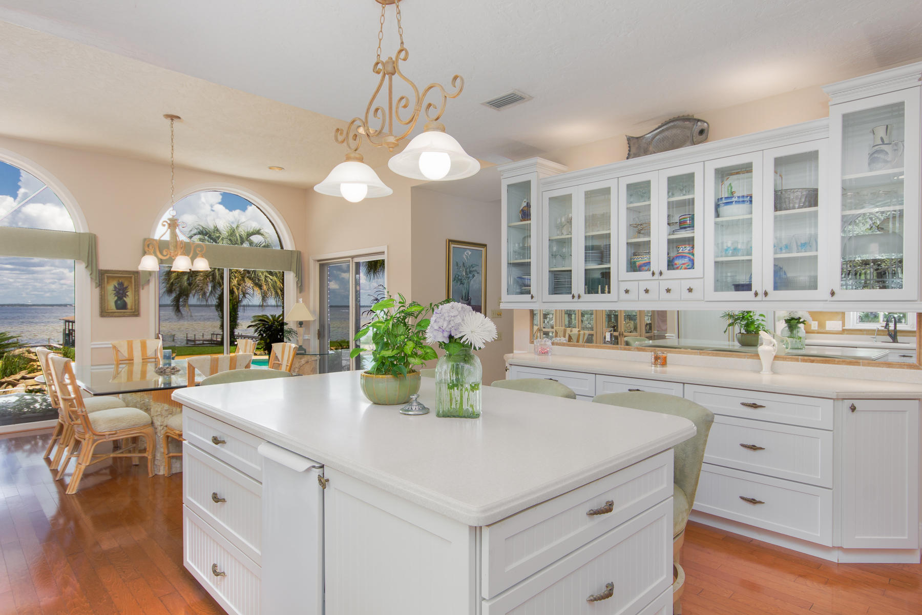 TIDES END - Residential
