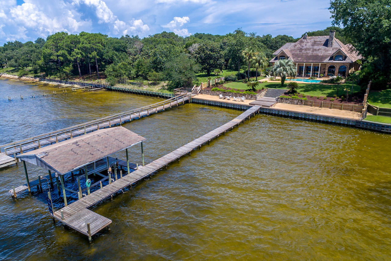 TIDES END - Residential