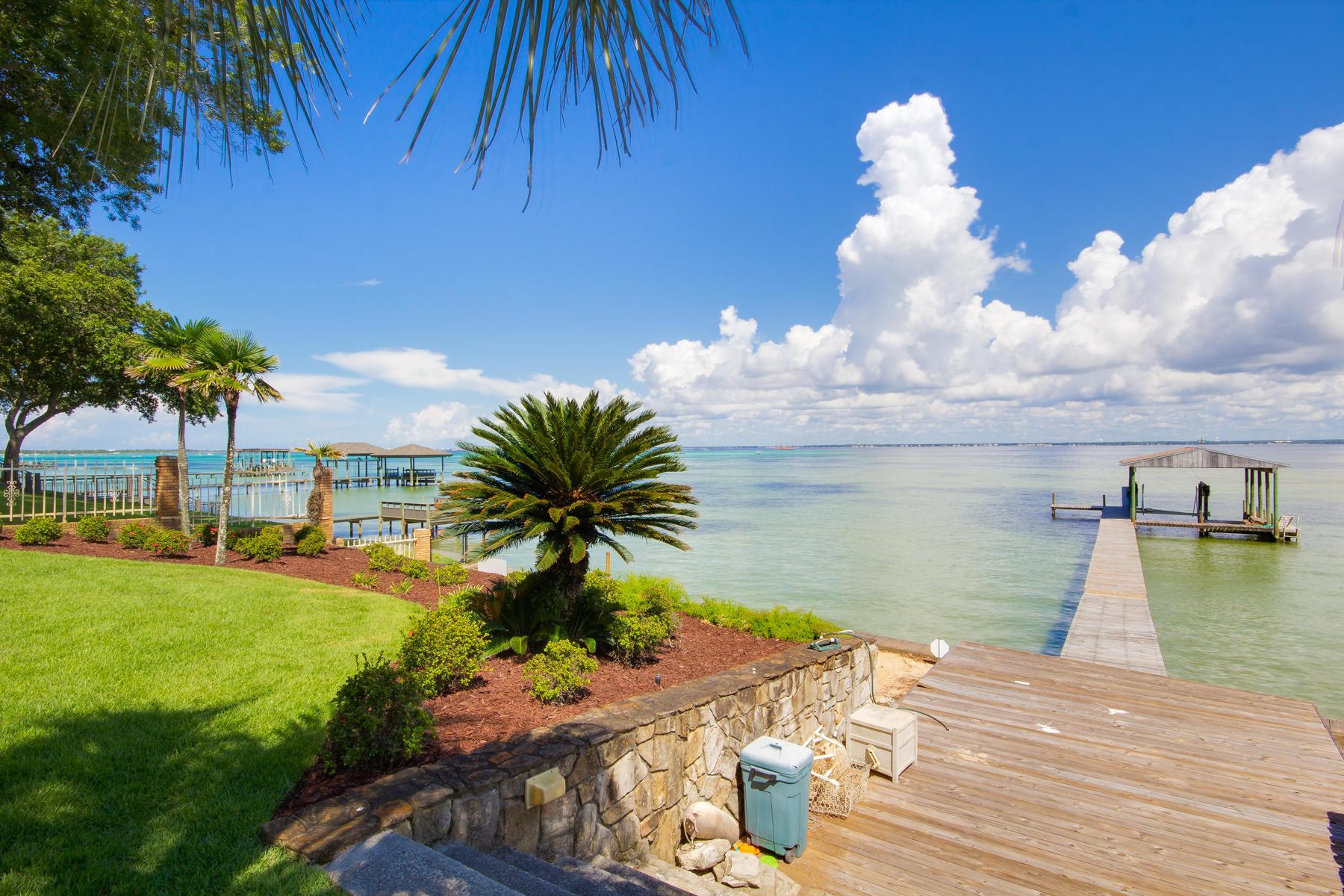 TIDES END - Residential