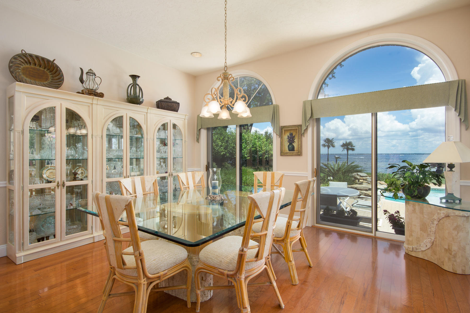 TIDES END - Residential