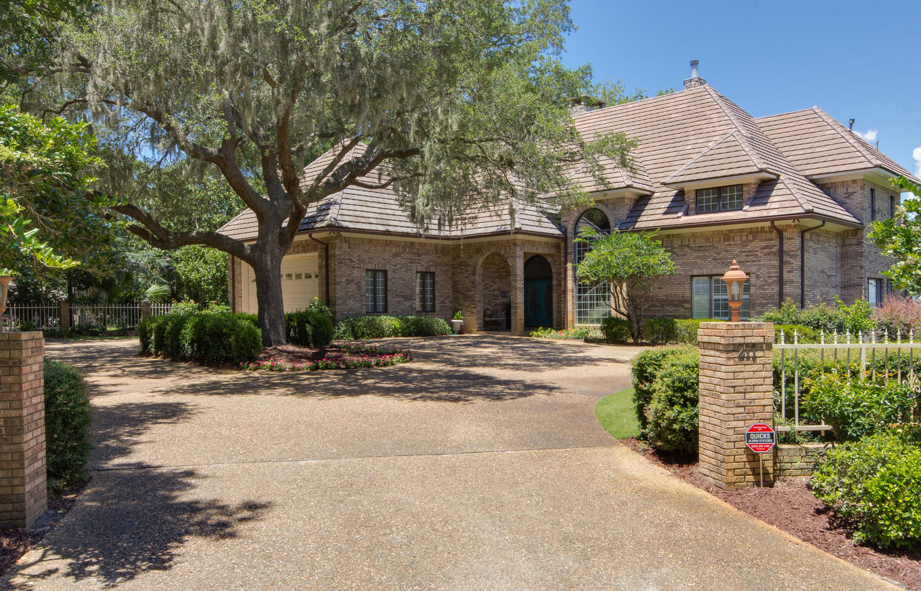 TIDES END - Residential