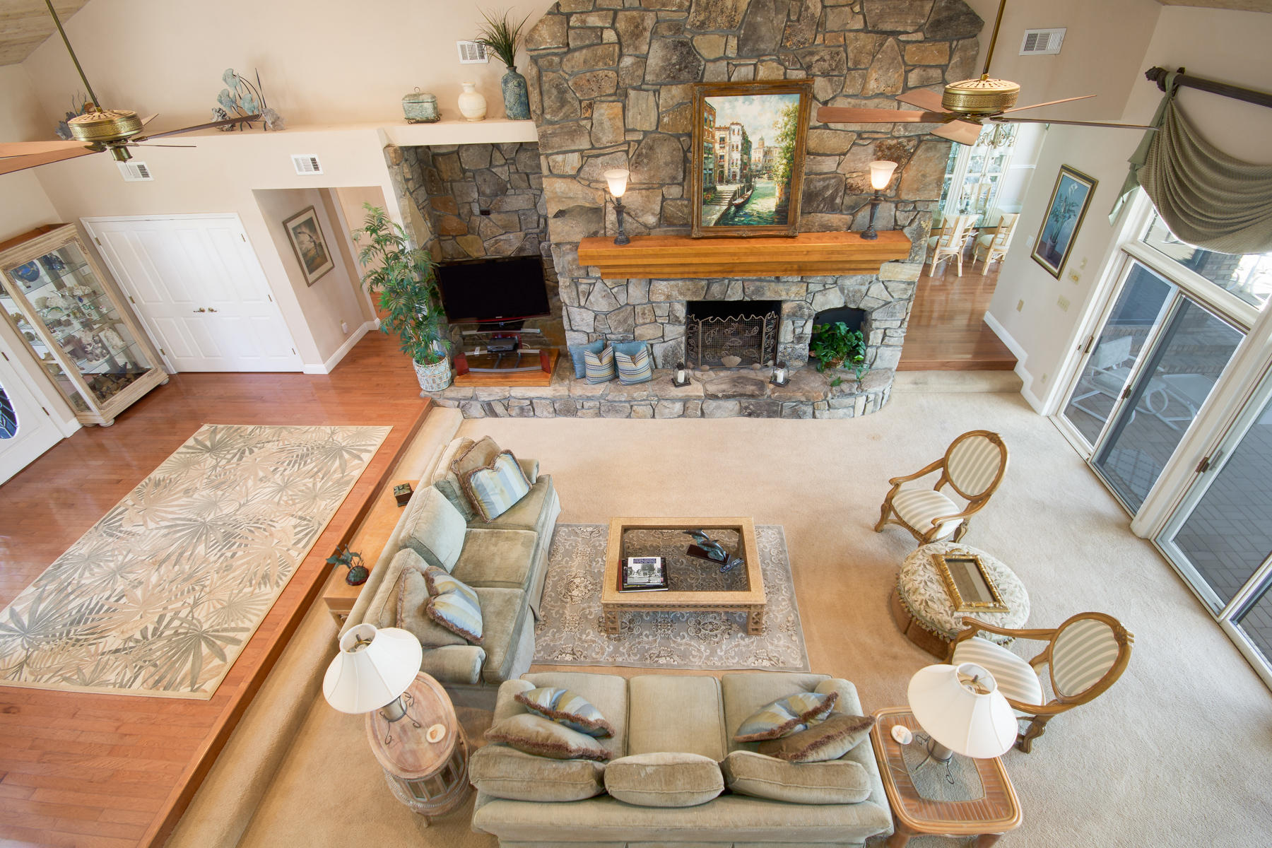 TIDES END - Residential