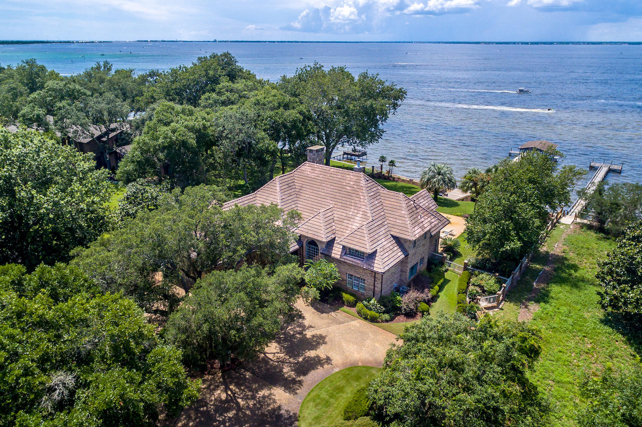 TIDES END - Residential