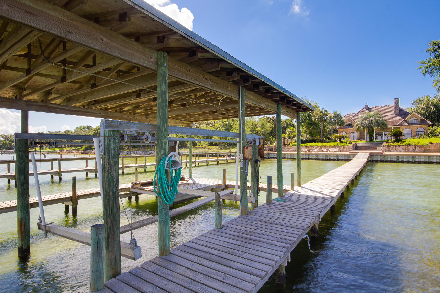TIDES END - Residential