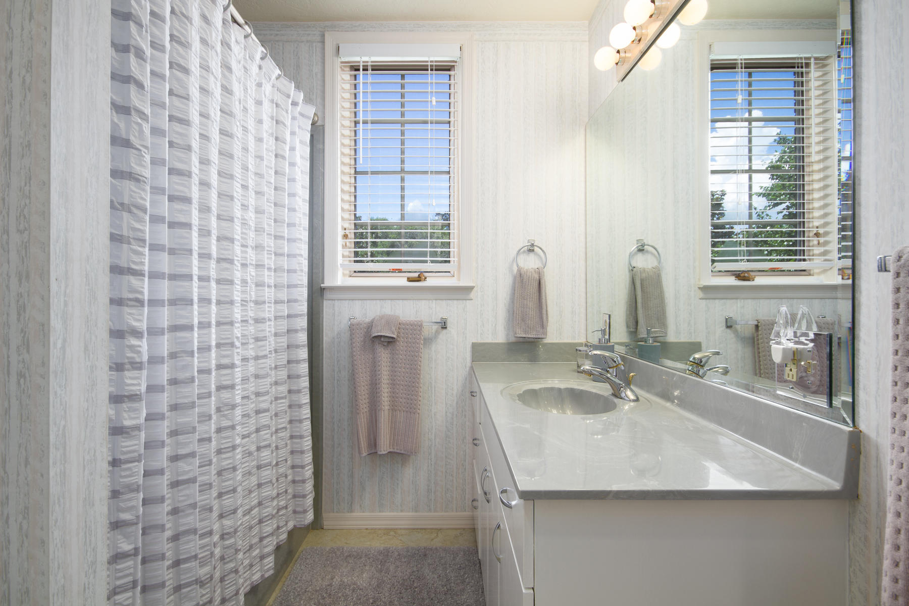 TIDES END - Residential