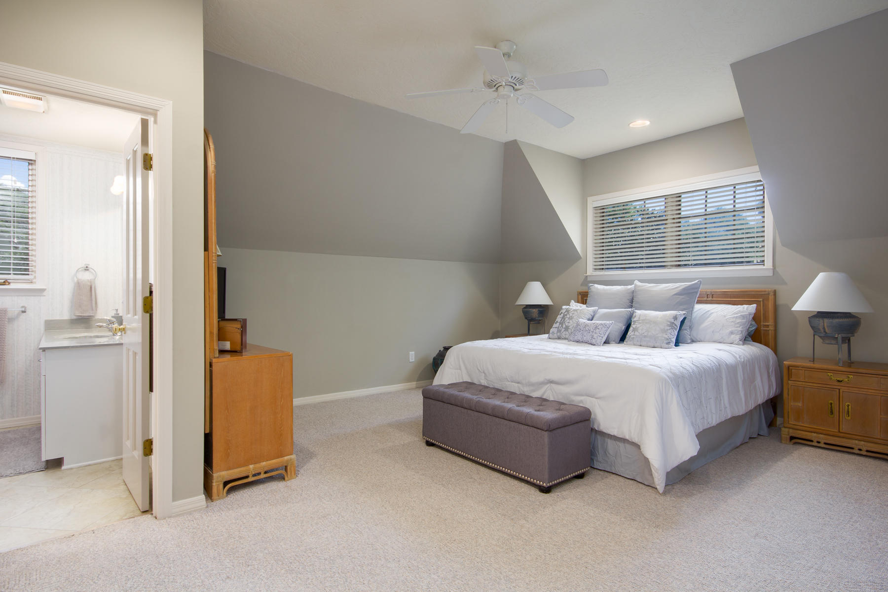 TIDES END - Residential