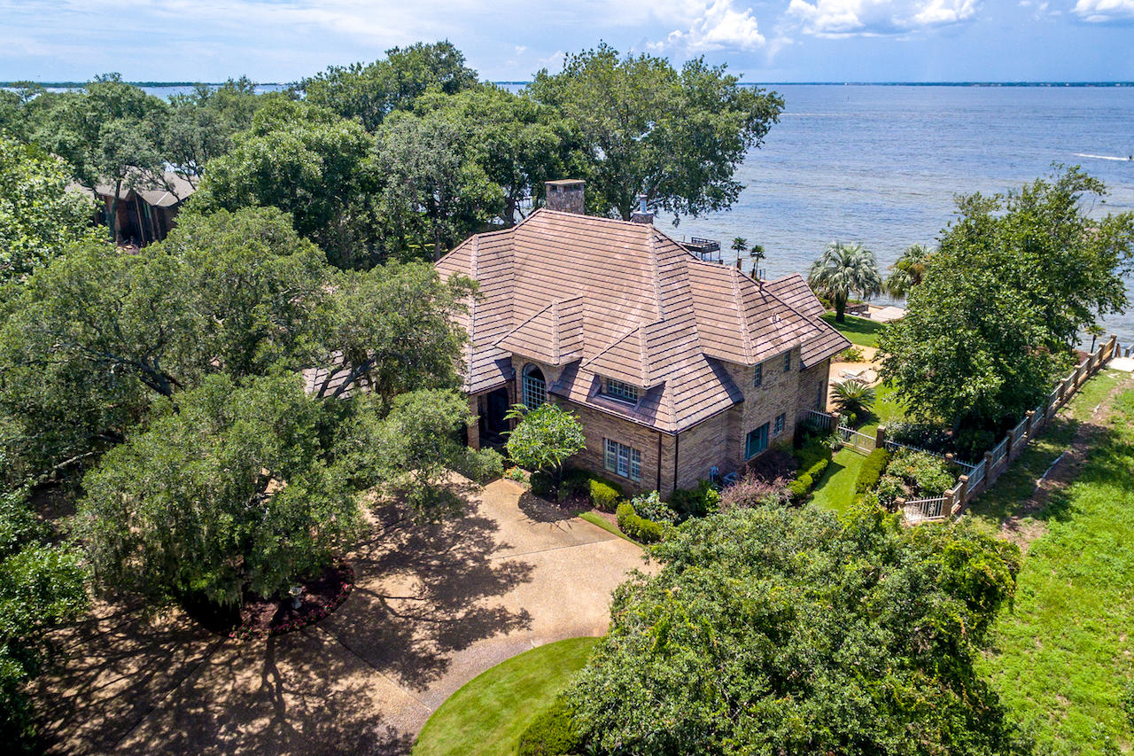 TIDES END - Residential