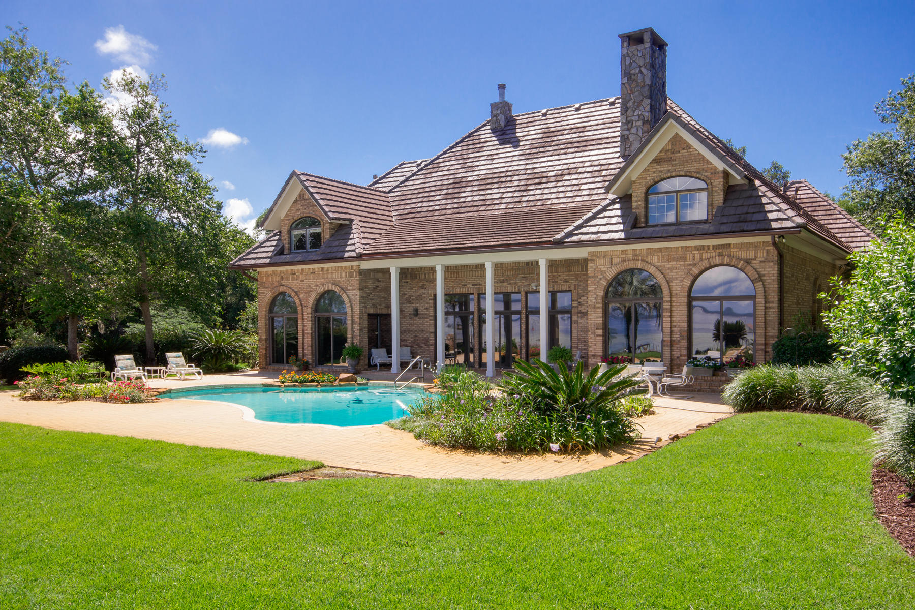 TIDES END - Residential