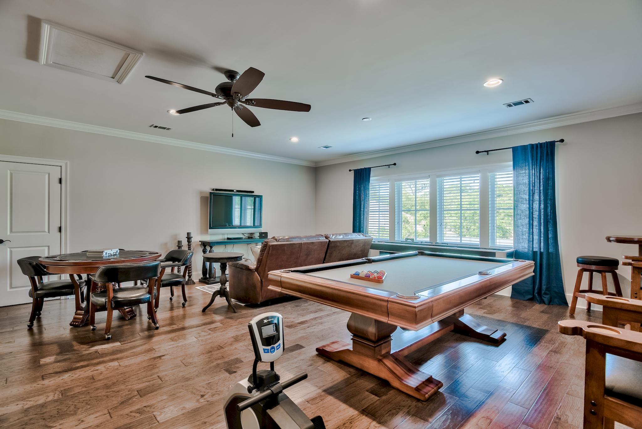 RIVER BEND - Residential