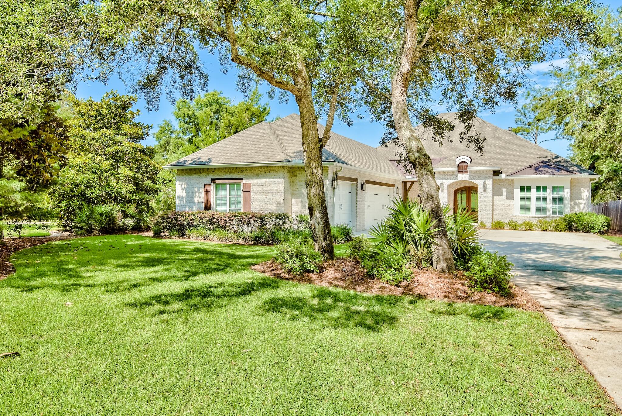 RIVER BEND - Residential