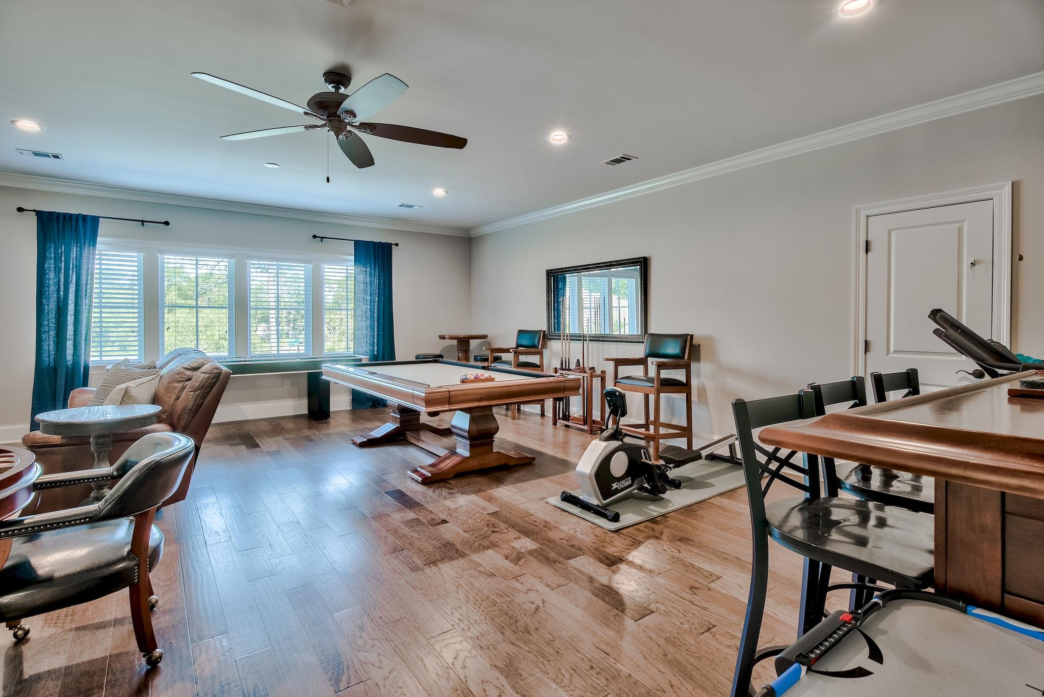 RIVER BEND - Residential