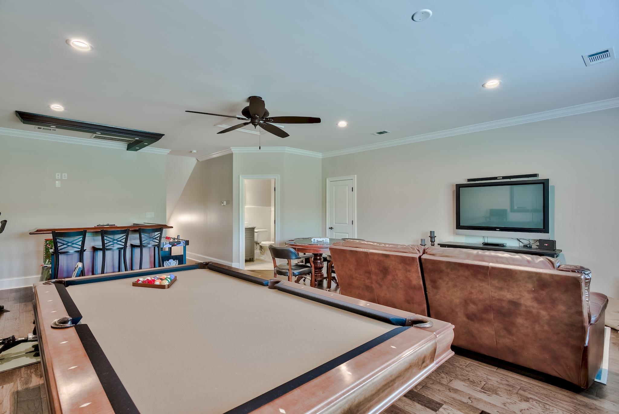 RIVER BEND - Residential