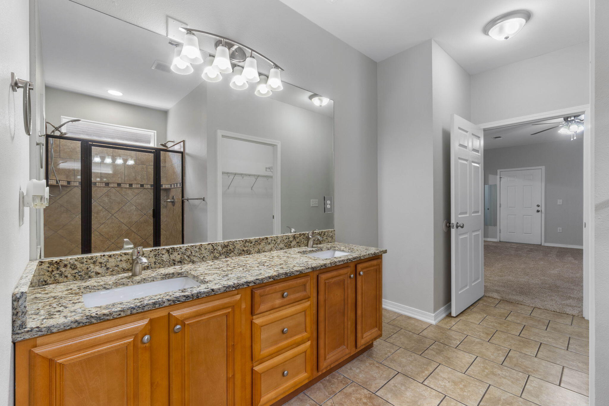 HERITAGE MANOR - Residential