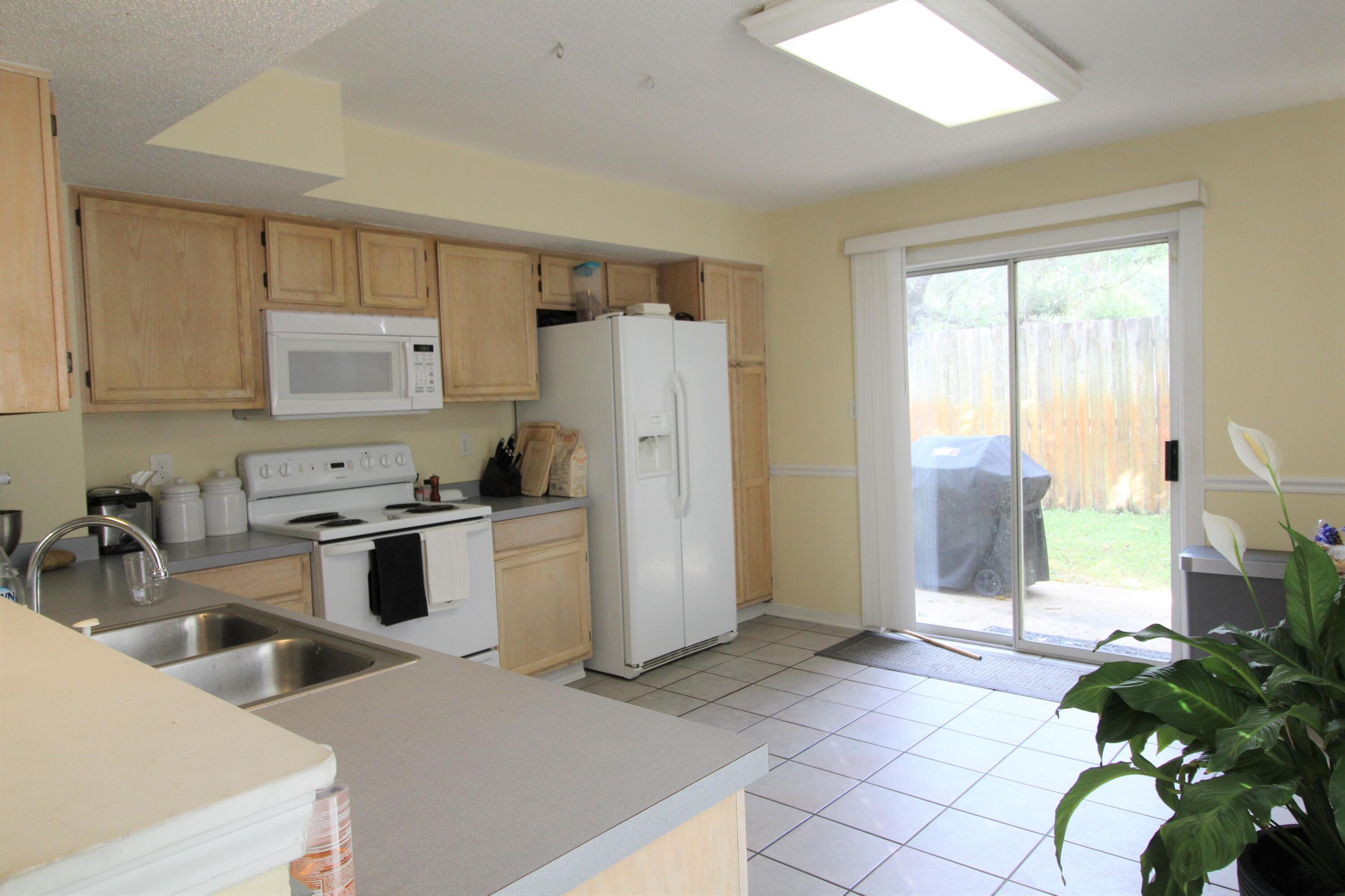 BRISTOL PARK - Residential