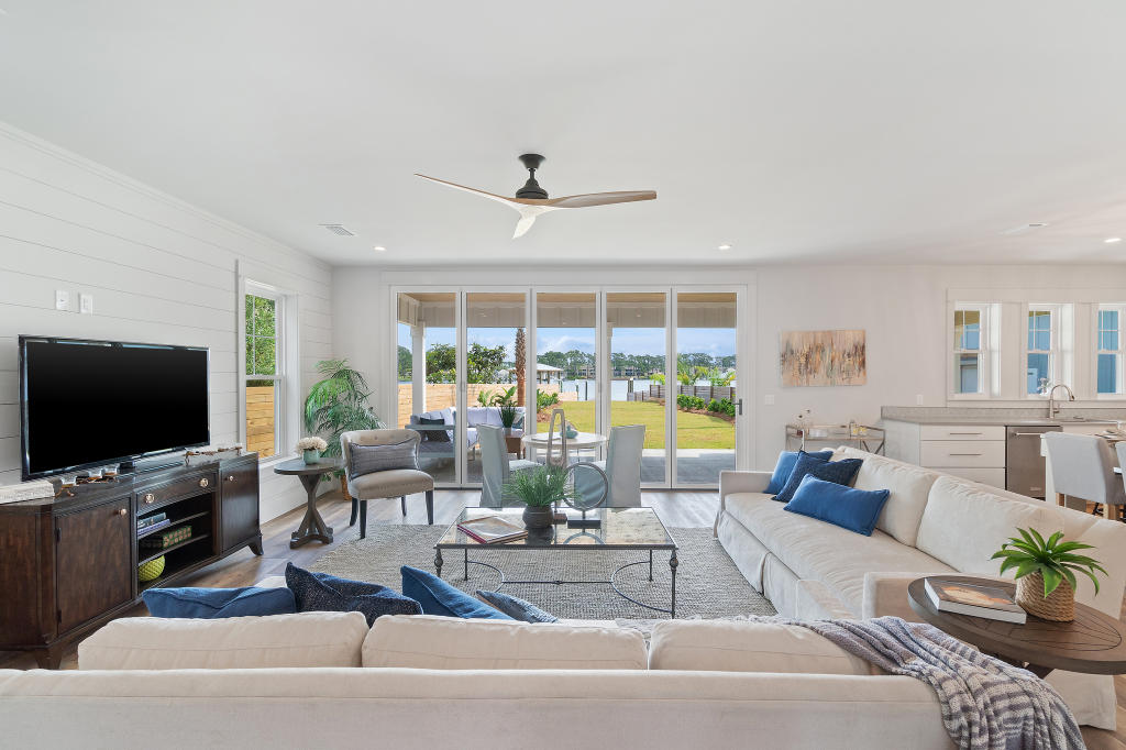 HOLIDAY BEACH UNIT 07 - Residential