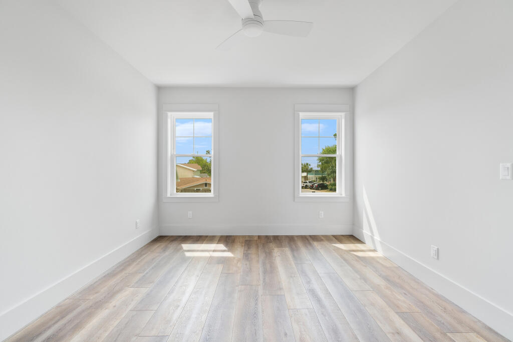 HOLIDAY BEACH UNIT 07 - Residential