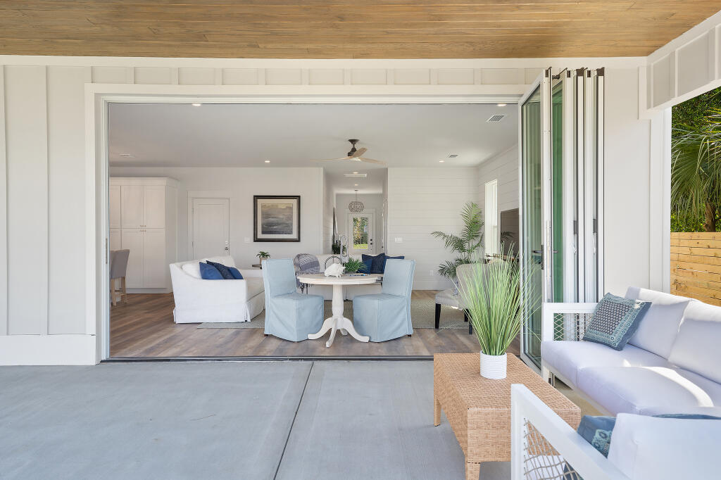 HOLIDAY BEACH UNIT 07 - Residential