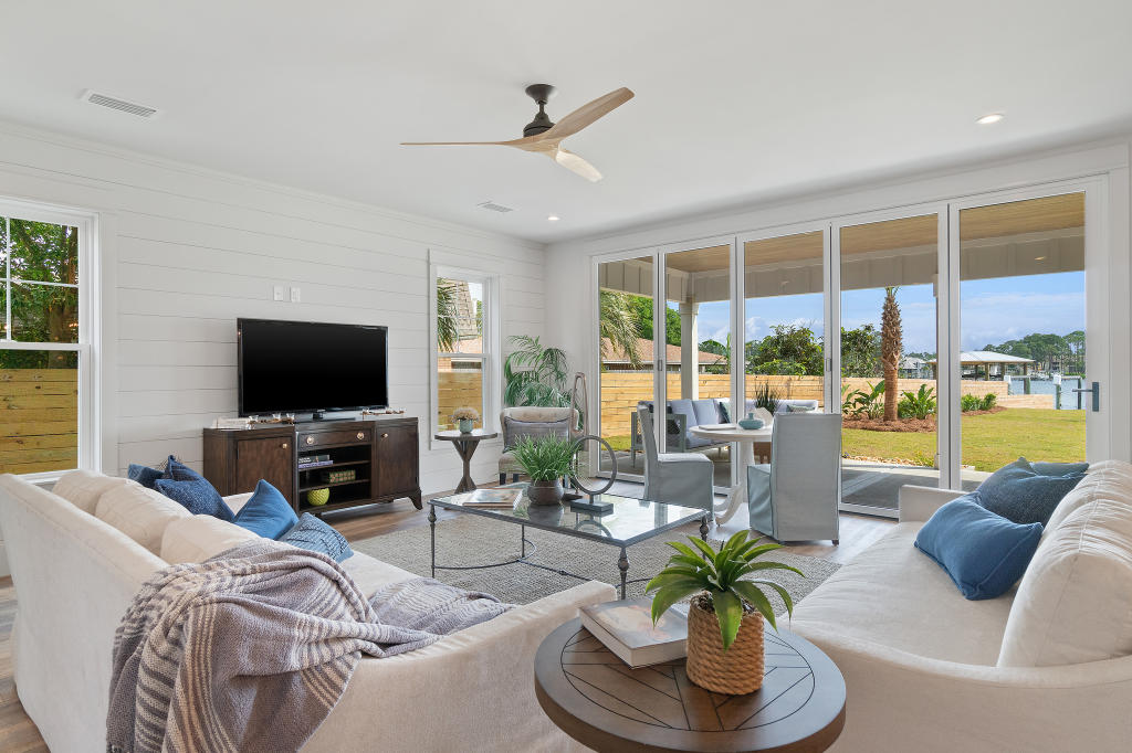 HOLIDAY BEACH UNIT 07 - Residential