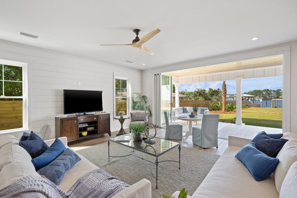 HOLIDAY BEACH UNIT 07 - Residential