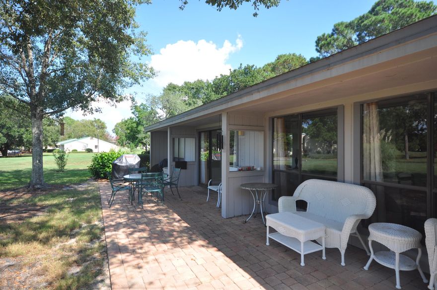 Nice one level (2B/2B + bonus room) home with carport and outside storage closet is located in Augusta Village. It has views of the Links golf course and easy access to central walking paths. This is an open floor plan with the ability to make bonus room a bedroom, office, den etc.