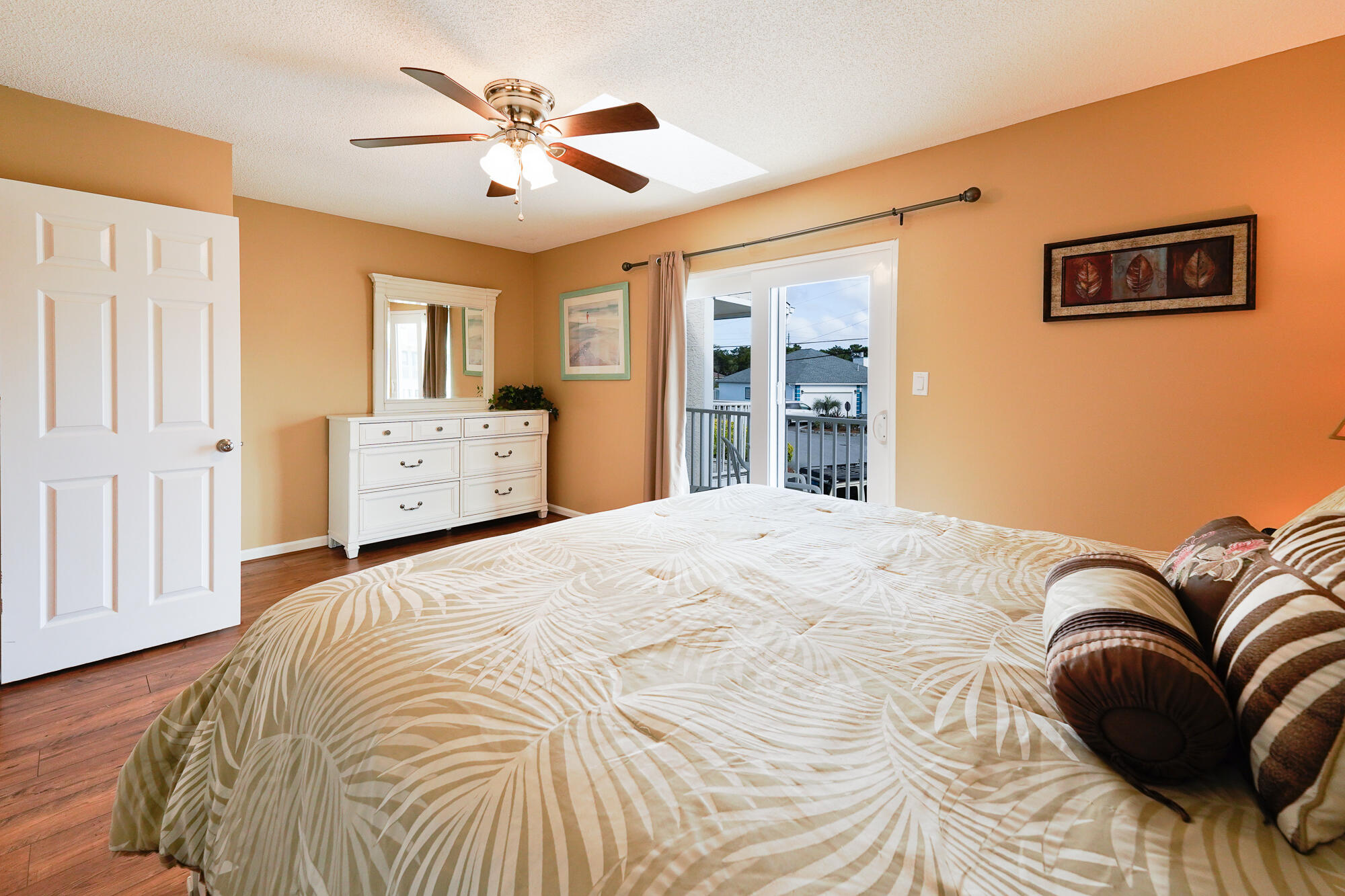 WOODLAND SHORES TOWNHOMES PHASE IV - Residential