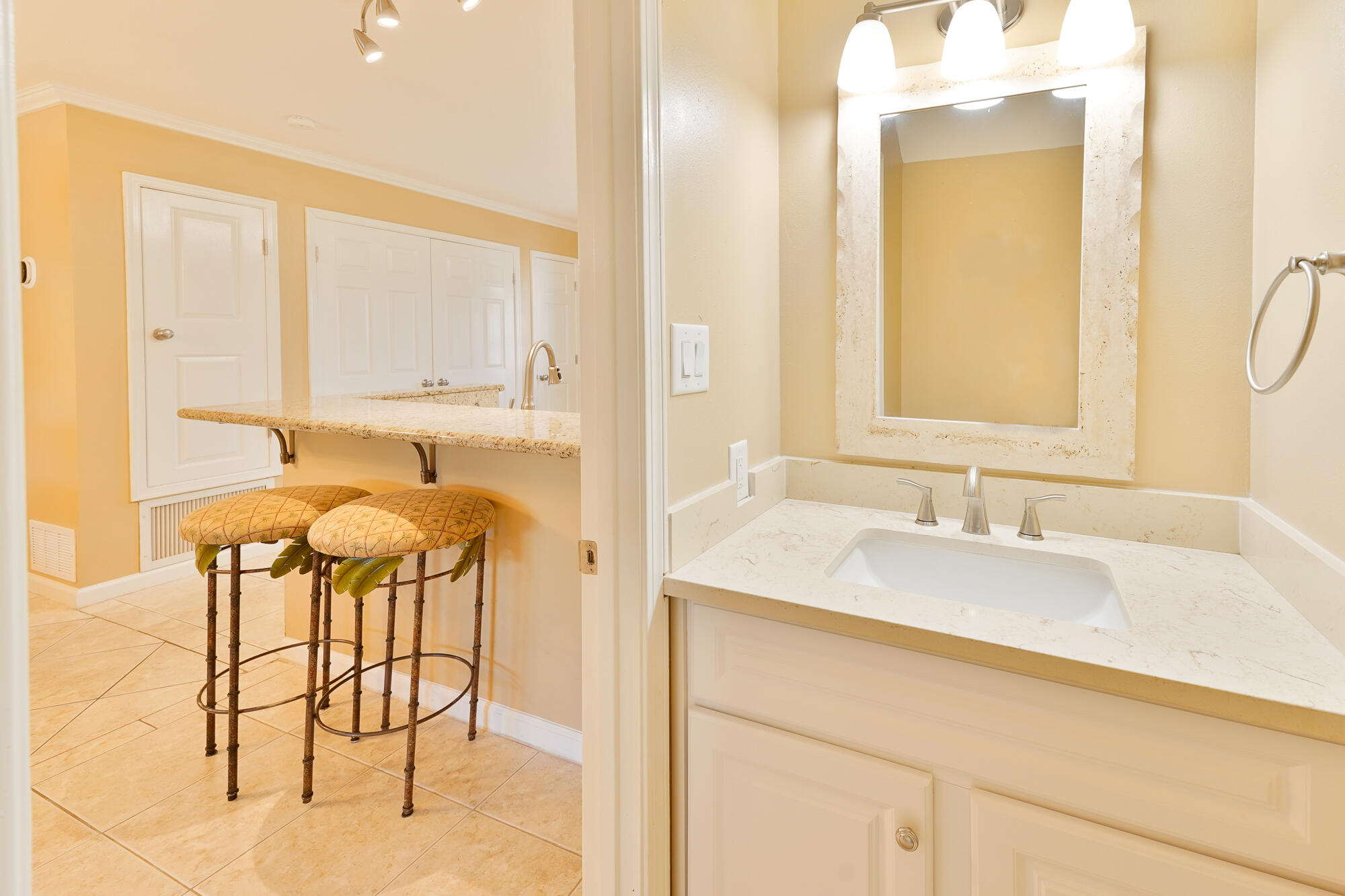 WOODLAND SHORES TOWNHOMES PHASE IV - Residential