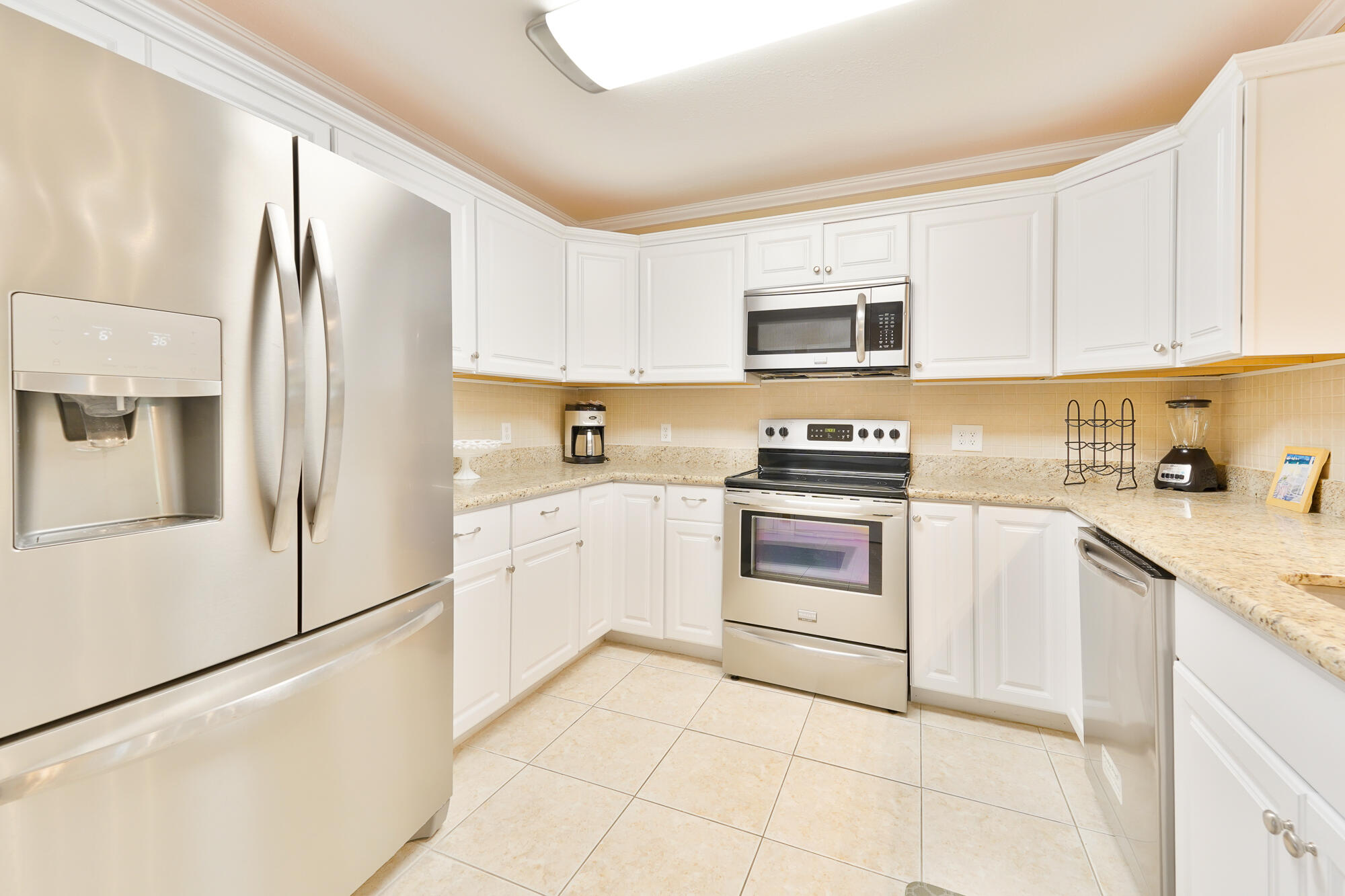 WOODLAND SHORES TOWNHOMES PHASE IV - Residential