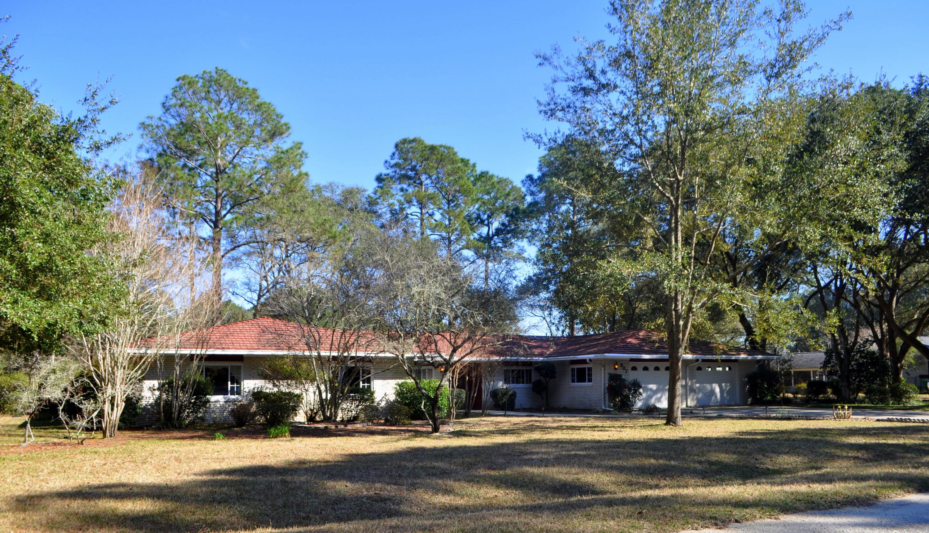 NO RECORDED SUBDIVISION - Residential