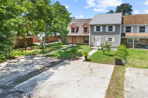 A home in Fort Walton Beach