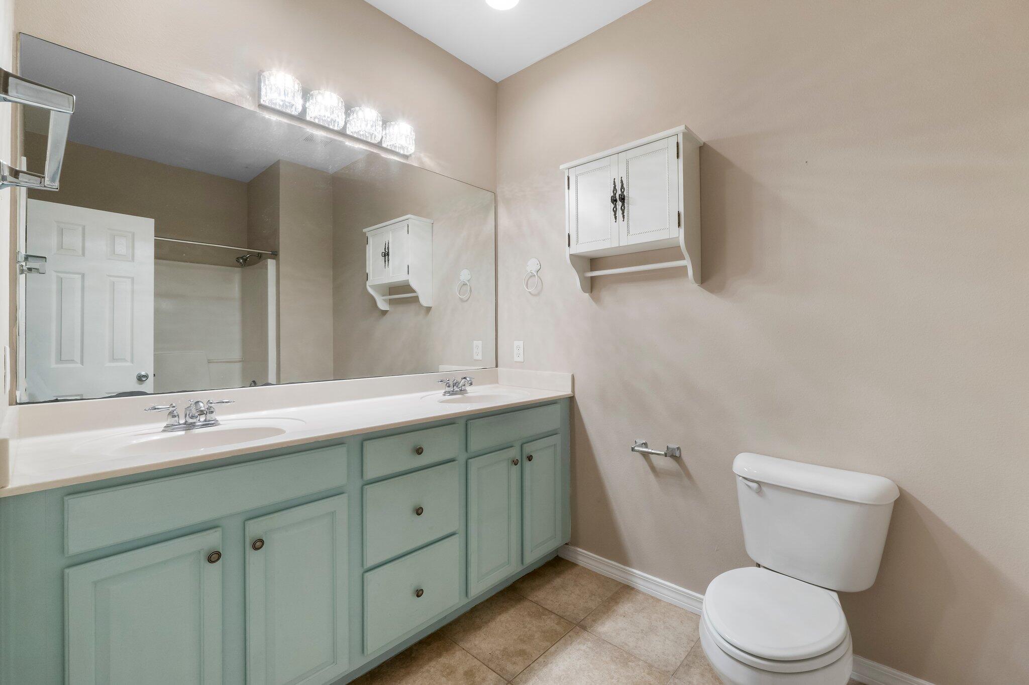 ENCHANTED ESTATES - Residential Lease