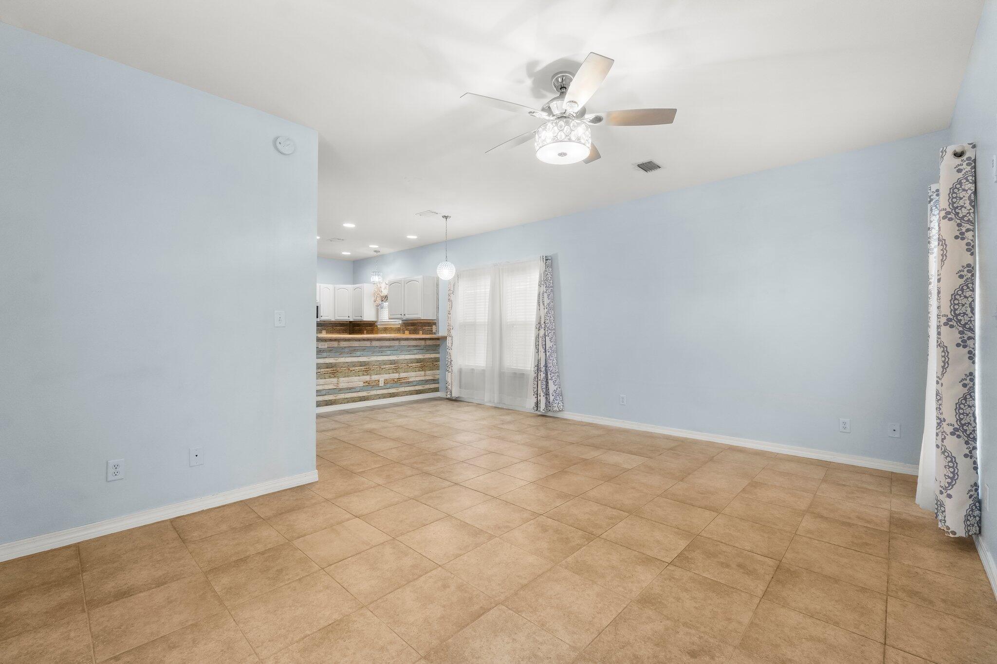 ENCHANTED ESTATES - Residential Lease