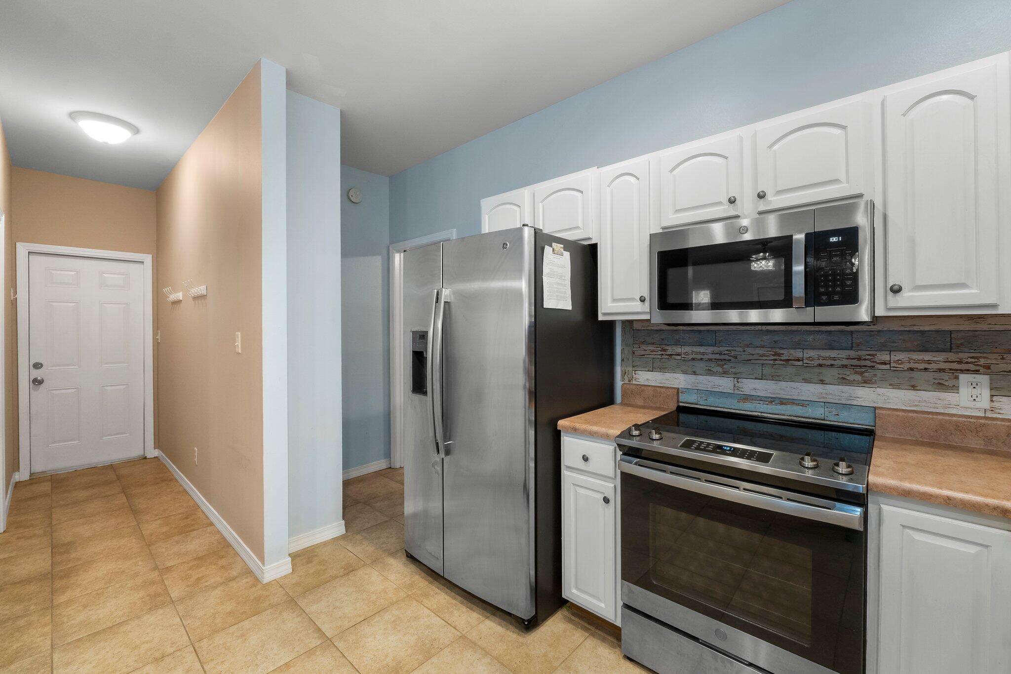 ENCHANTED ESTATES - Residential Lease