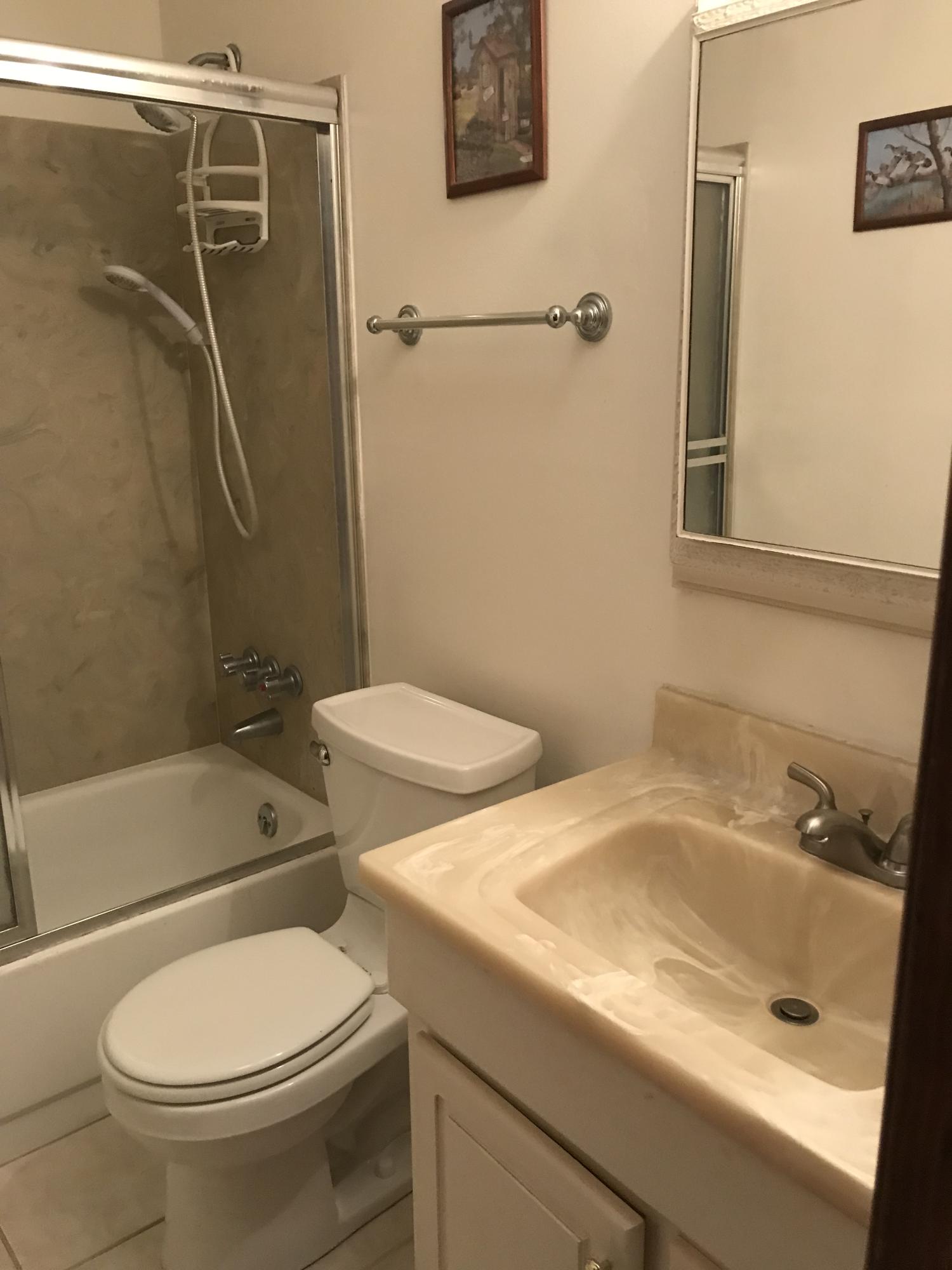 VALPARAISO PINECREST 2 - Residential Lease