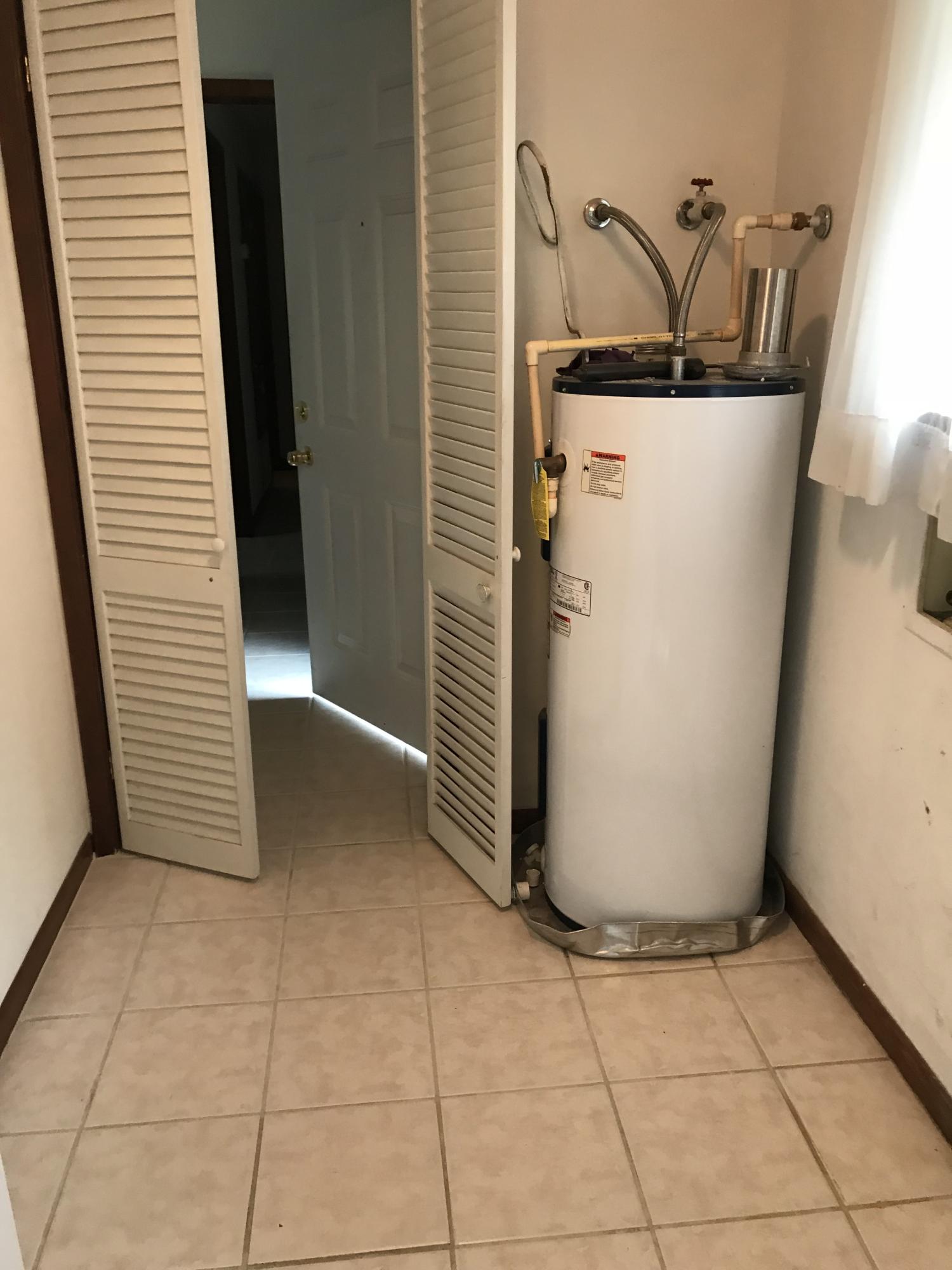 VALPARAISO PINECREST 2 - Residential Lease