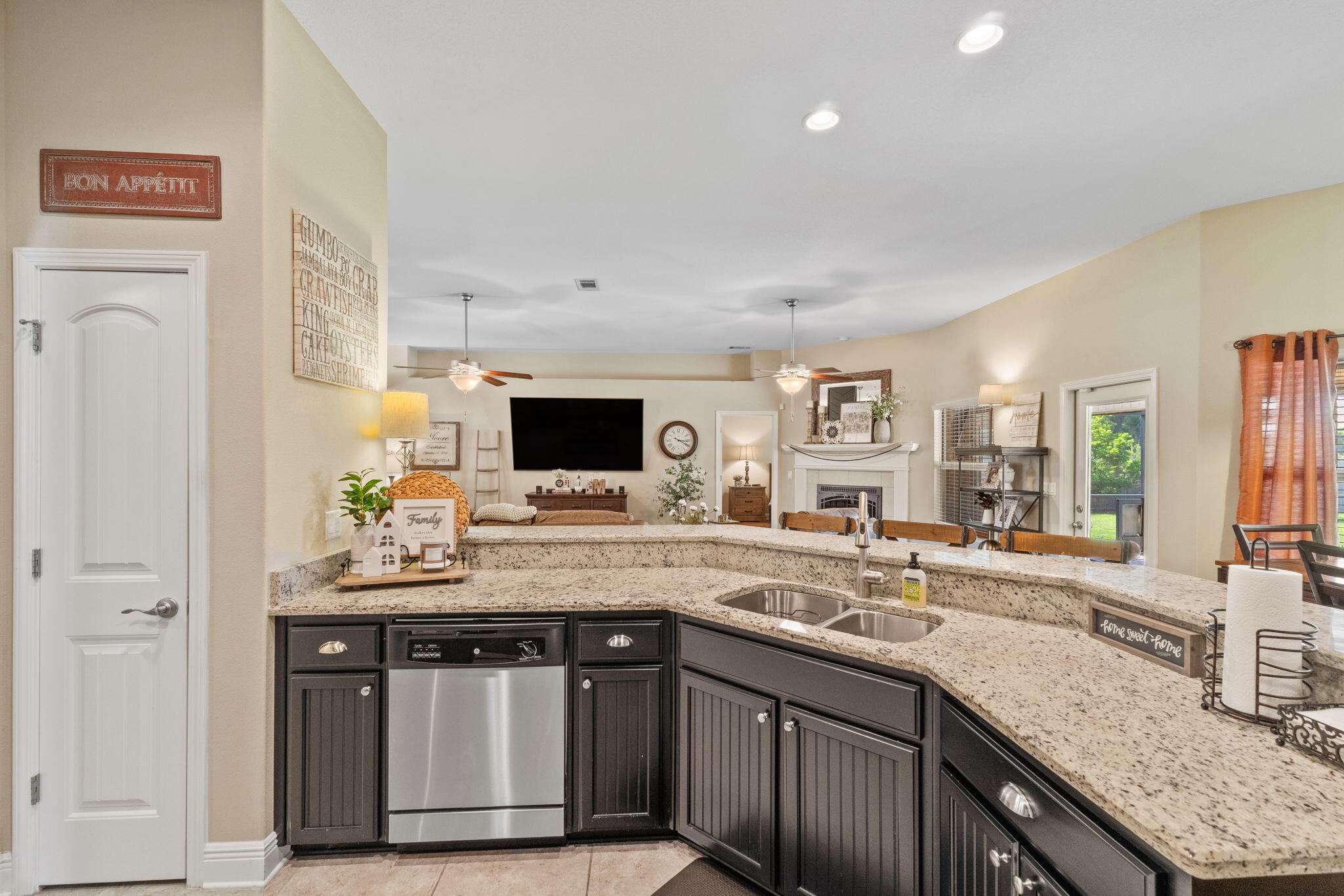 HOLLEY BY THE SEA - Residential