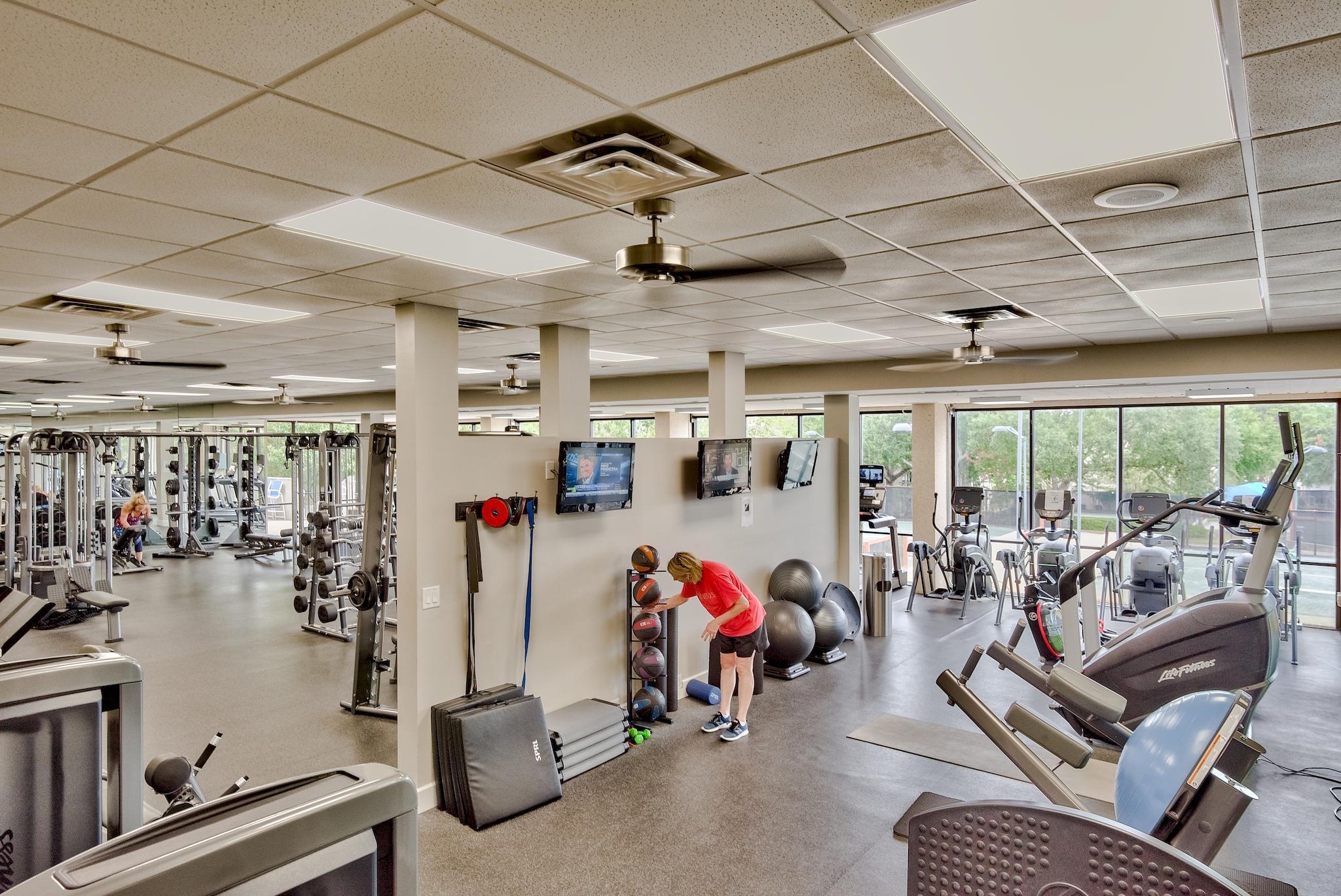 TIDES AT TOPS'L - Residential