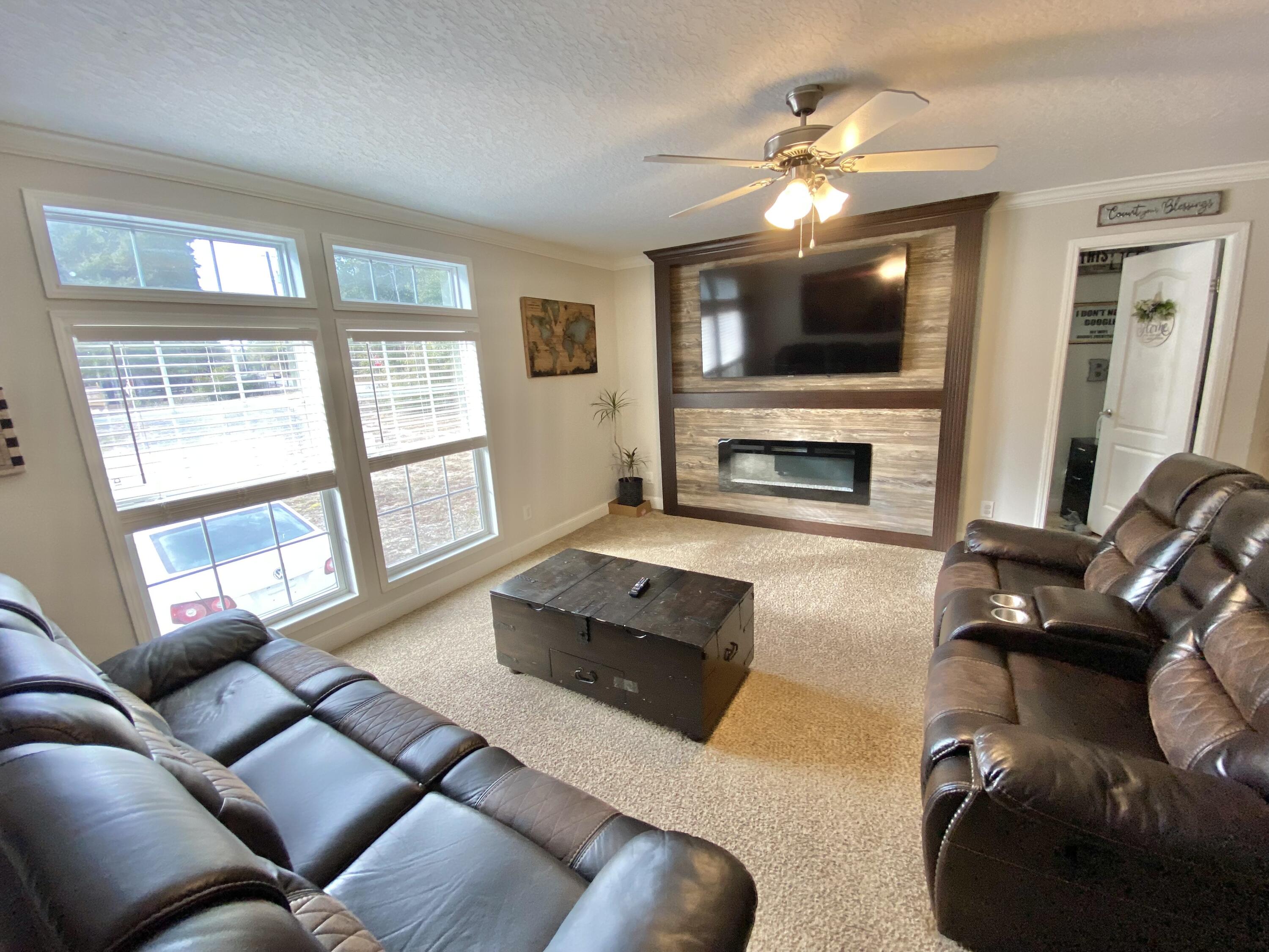 Juniper Lake Estates, Unit 6 of Oakwood Hills - Residential