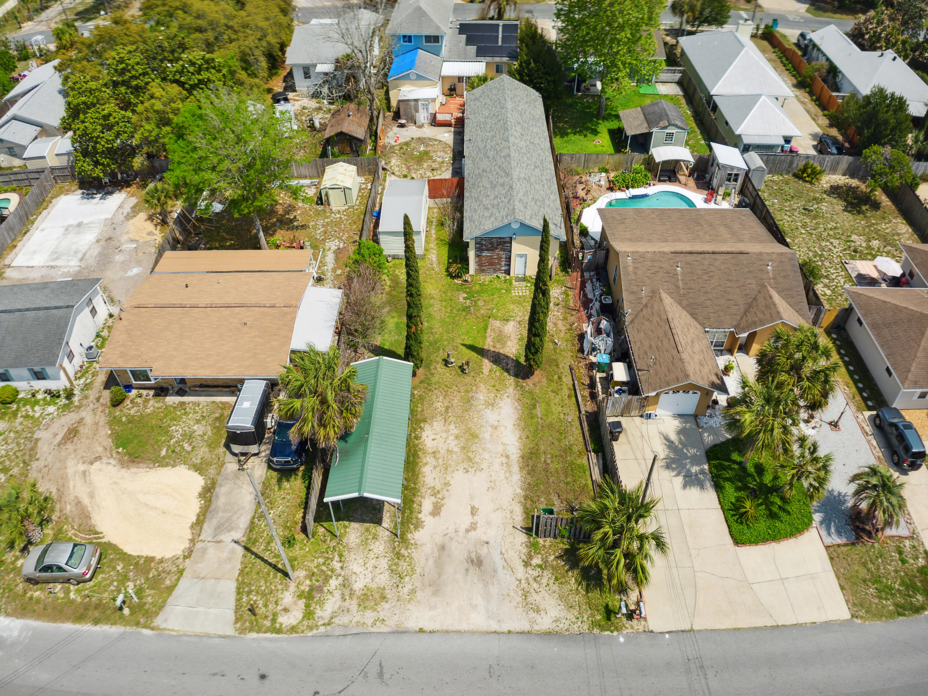 NO RECORDED SUBDIVISION - Land