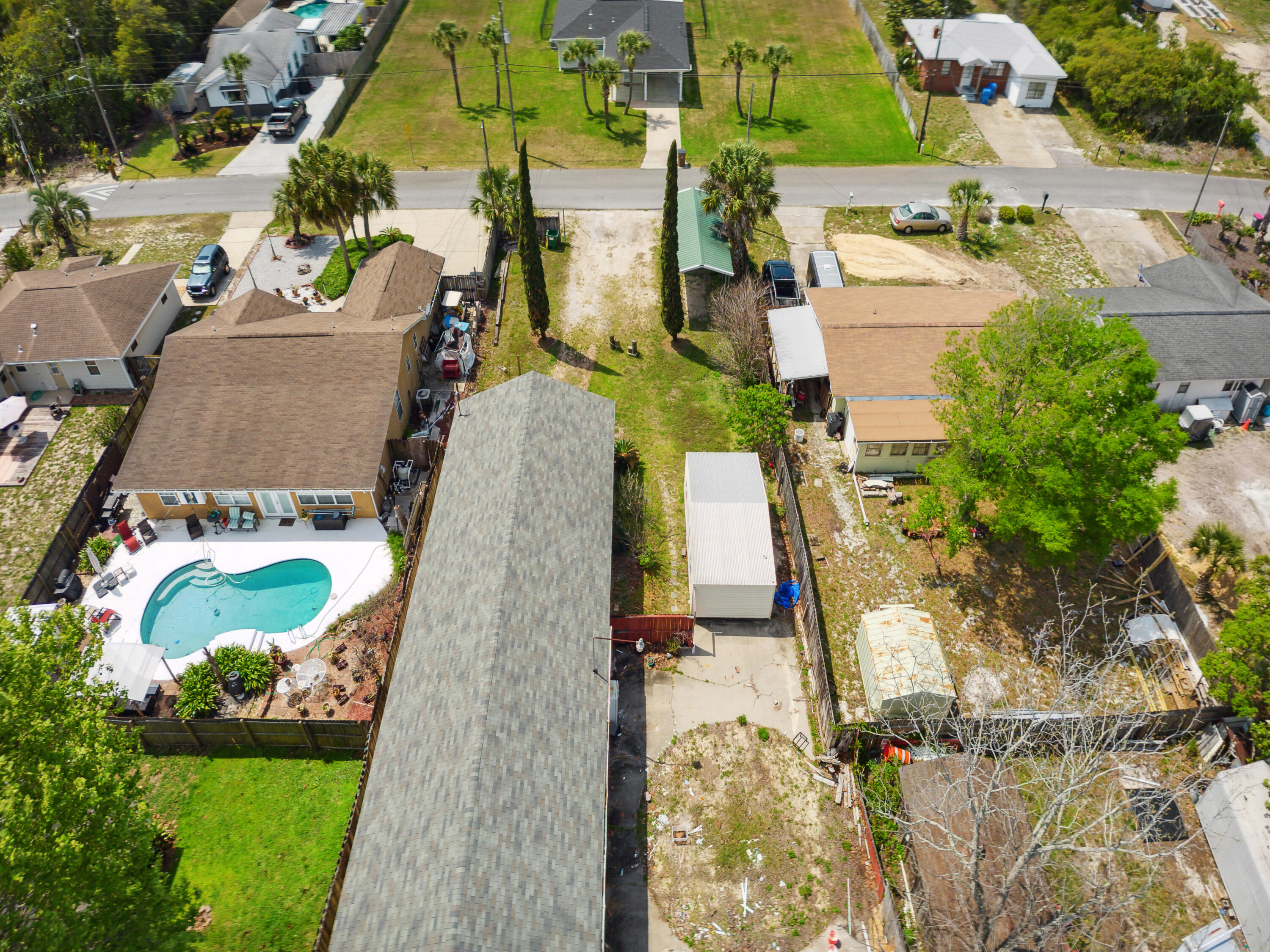 NO RECORDED SUBDIVISION - Land