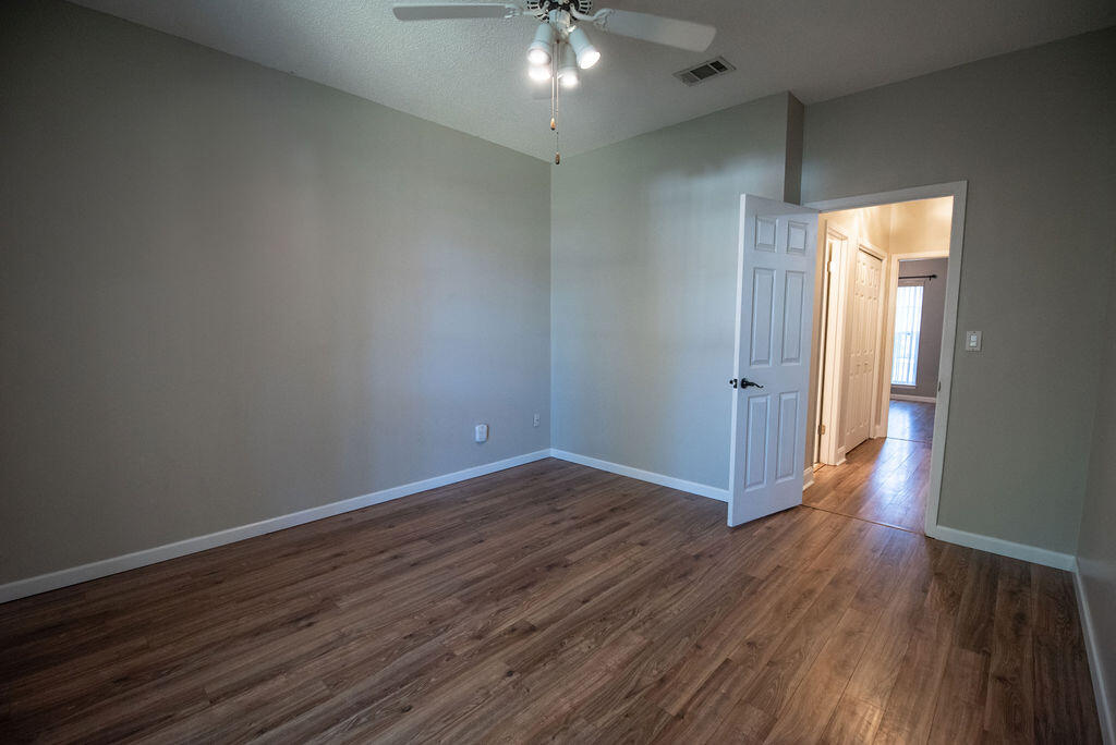 PARKWOOD COURT AT BLUEWATER BAY - Residential