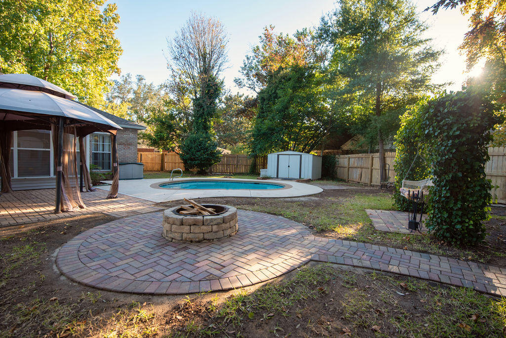 PARKWOOD COURT AT BLUEWATER BAY - Residential