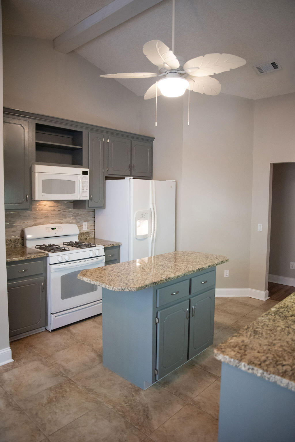 PARKWOOD COURT AT BLUEWATER BAY - Residential