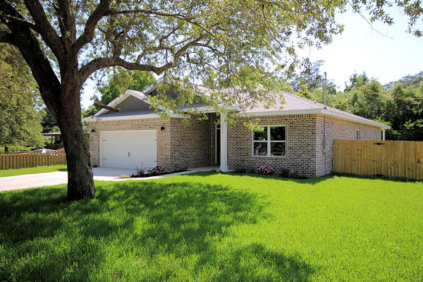 NORTHERN PINES S/D LOT 13 BLK B - Residential