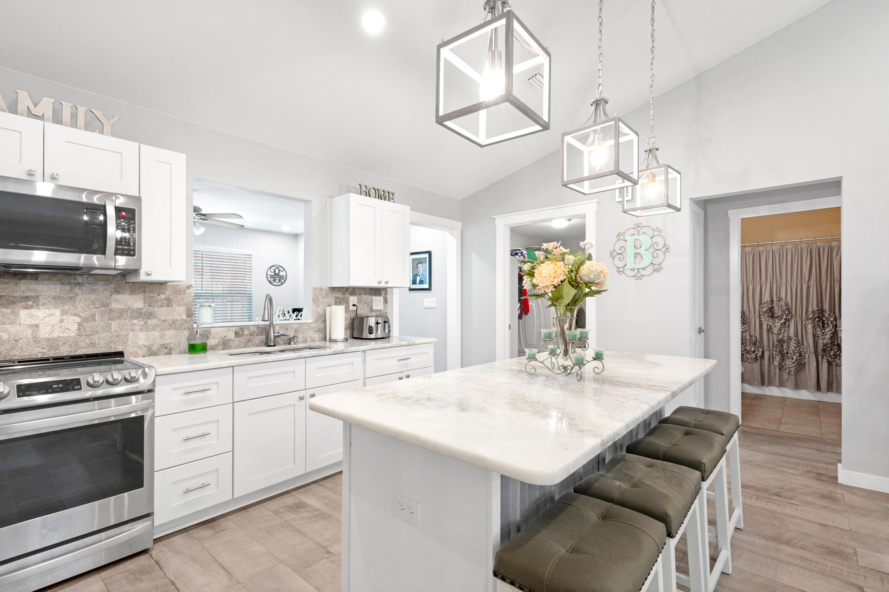 NO RECORDED SUBDIVISION - Residential