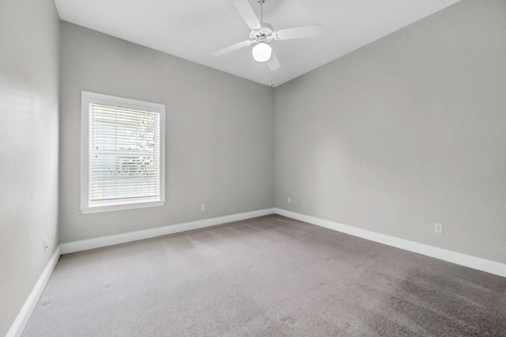 EMERALD LAKES PH 1 - Residential
