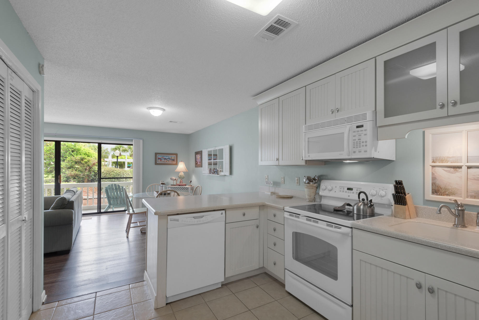 BEACHWOOD VILLAS CONDO - Residential