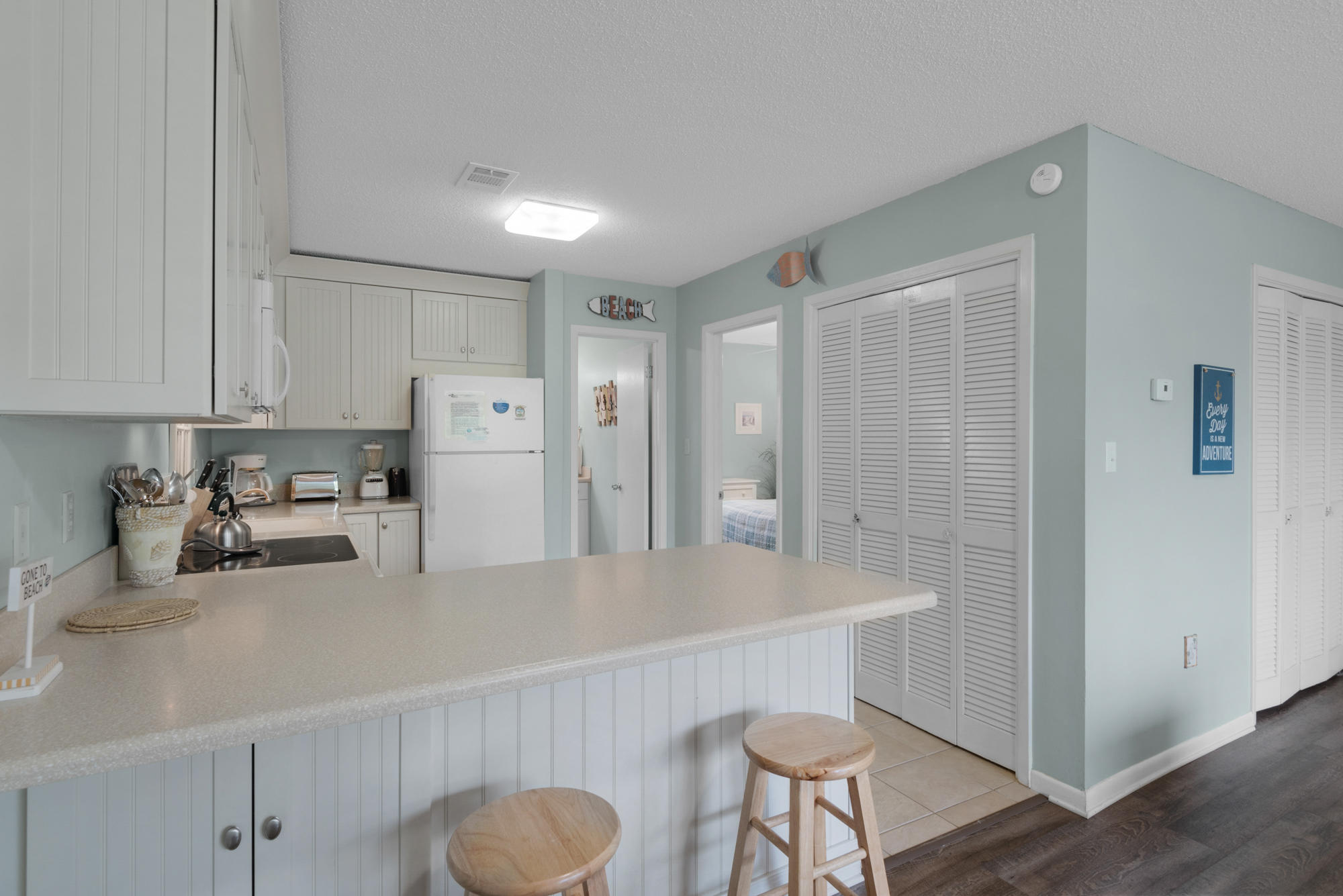 BEACHWOOD VILLAS CONDO - Residential